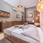Hotel Komlo Jula