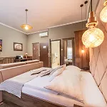 Hotel Komlo Gyula