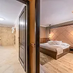 Hotel Komlo 4*