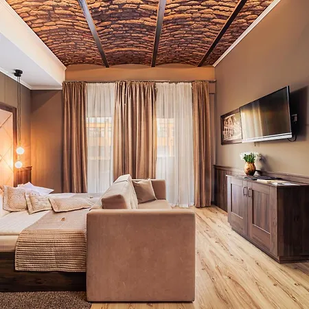 Komló Hotel