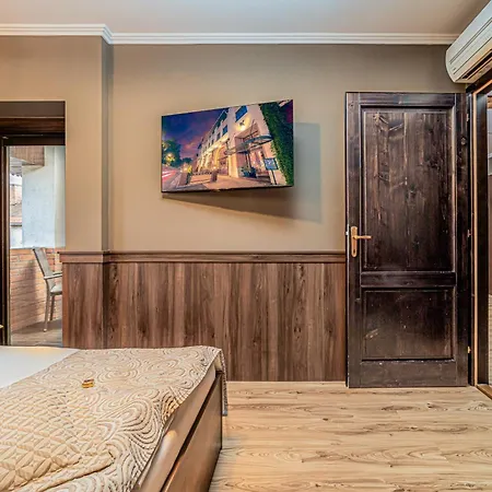 Komlo Hotel 4*