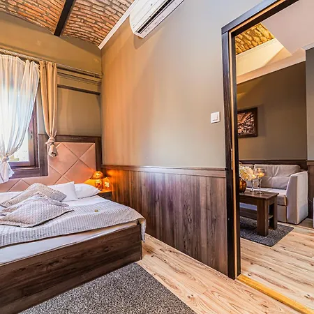 Hotel Komlo Gyula