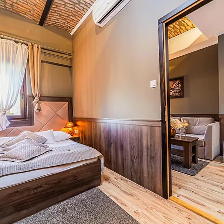 Hotel Komlo Gyula
