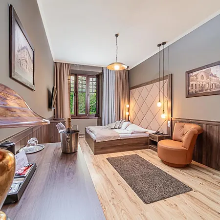 Komlo Hotel 4*