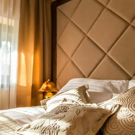 Komló Hotel 4*