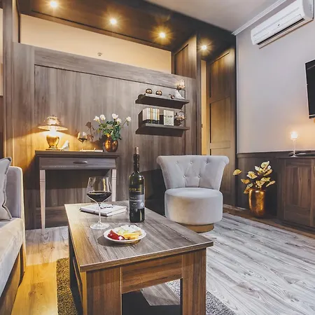 Komlo Hotel 4*