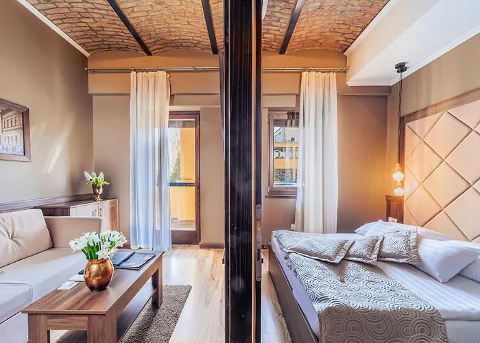 Komlo Hotel