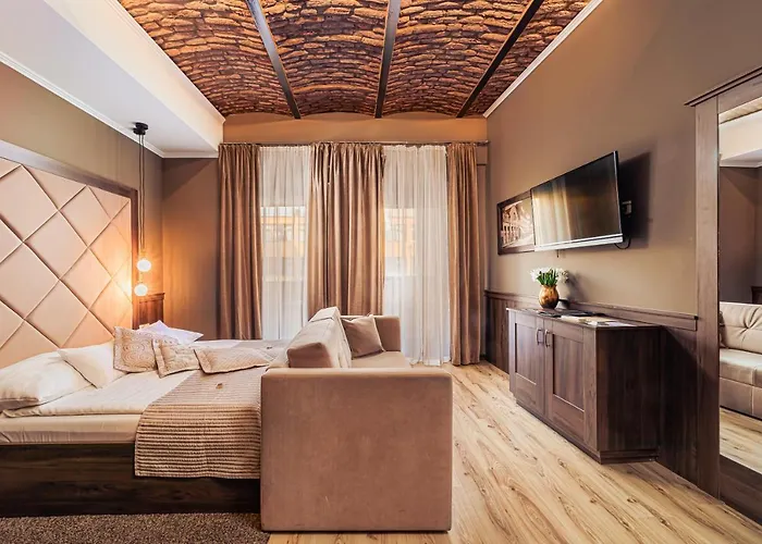 Komlo Hotel