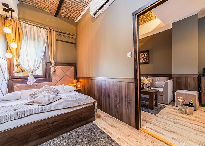Hotel Komlo Gyula